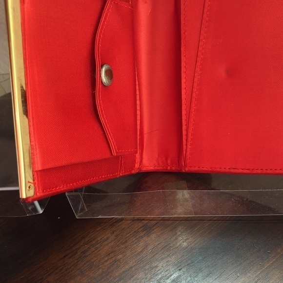 Vintage: HATO HASI Embroidered Red Silk Bi-Fold Wallet - Picture 6 of 10